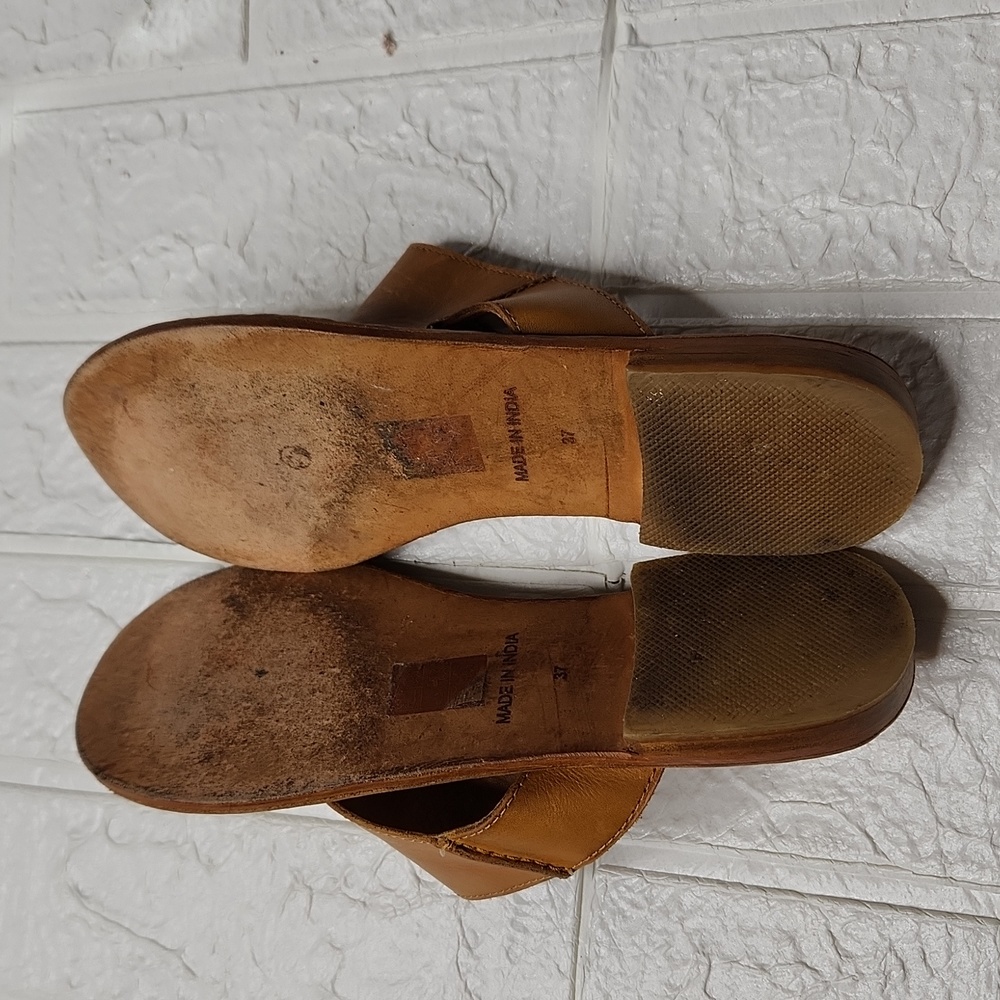 Free People Cognac Leather Toe-Loop Sandals - Picture 5 of 8